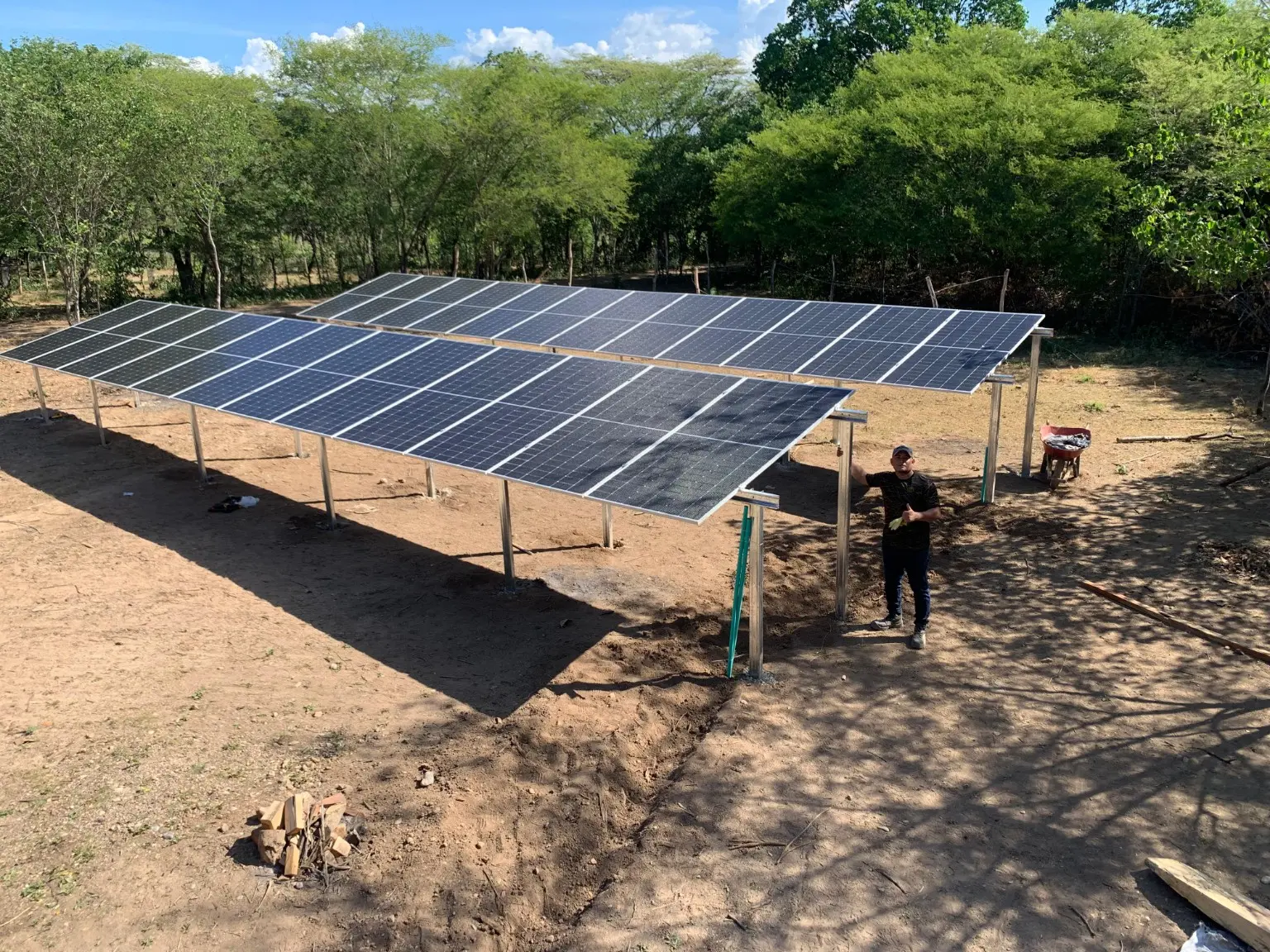 Sistema fotovoltaico rural instalado en Fonseca, La Guajira